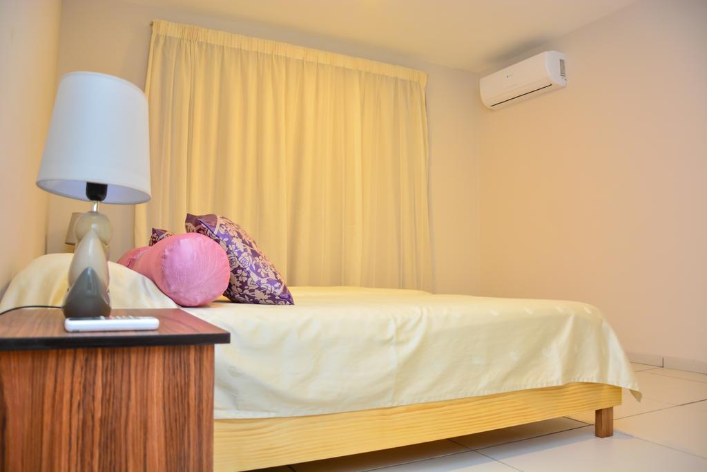 Riva Bella Apartment ปอร์ต หลุยส์ ภายนอก รูปภาพ